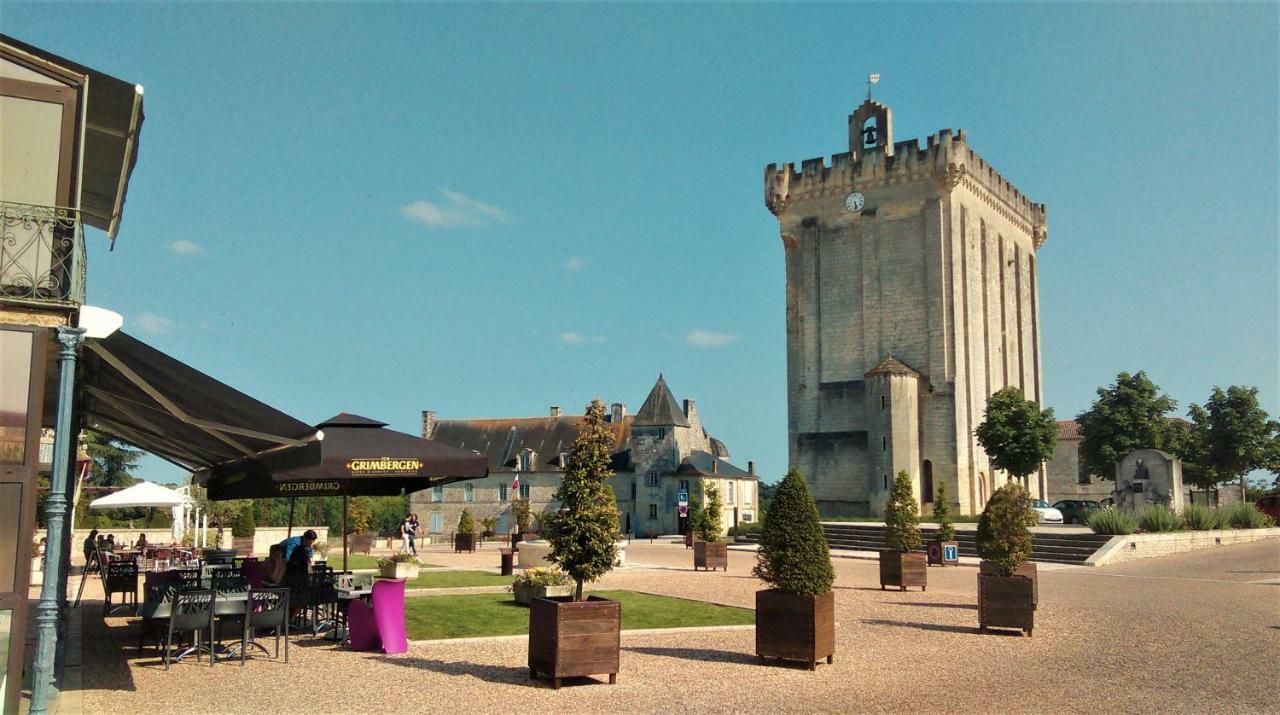 Les Gites Du Vigneron Et Cd'H Saint-Seurin-de-Palenne Εξωτερικό φωτογραφία