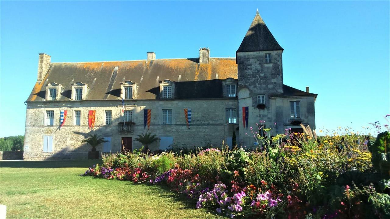 Les Gites Du Vigneron Et Cd'H Saint-Seurin-de-Palenne Εξωτερικό φωτογραφία