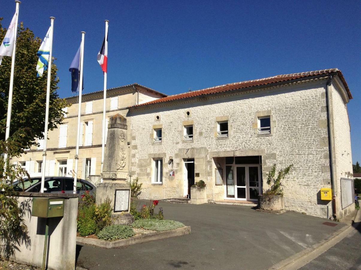 Les Gites Du Vigneron Et Cd'H Saint-Seurin-de-Palenne Εξωτερικό φωτογραφία
